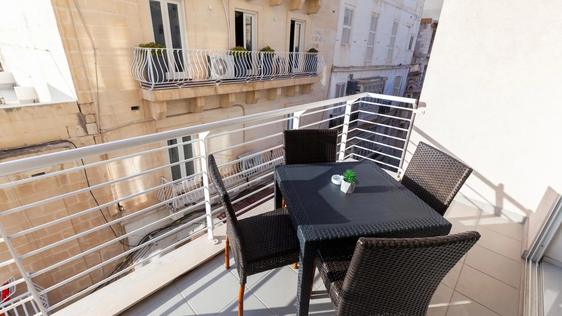 Seaside View Close To Sliema Ferries By Jl Malta